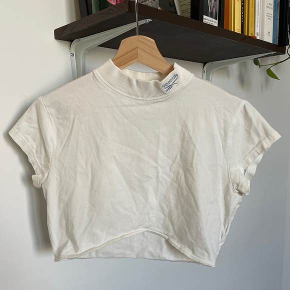Reebok Mockneck Crop Top - Picture 1 of 5